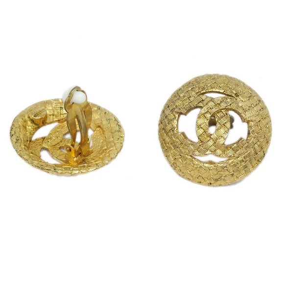 Chanel Button Earrings Gold Clip-On - Picture 9 of 9